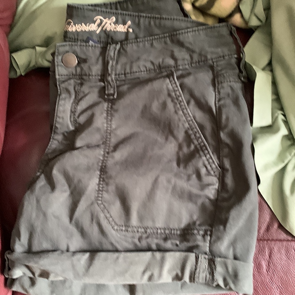 Universal Thread Shorts - Picture 4 of 8